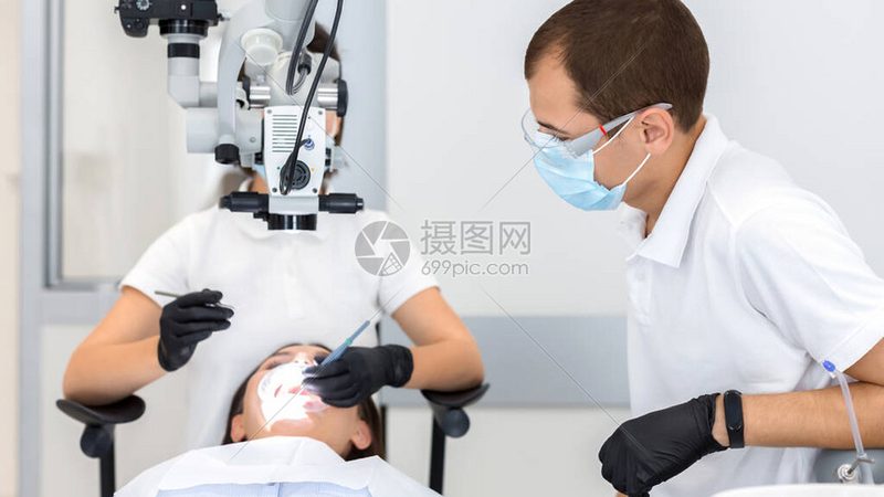 拔牙后伤口出血的原因主要有以下几点：